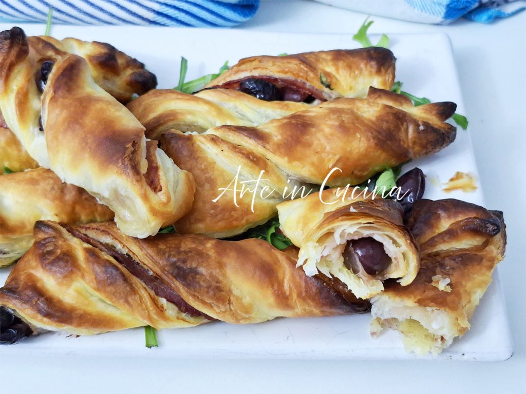 PUFF PASTRY TWISTS with OLIVES and PANCETTA - 5-minute appetizer