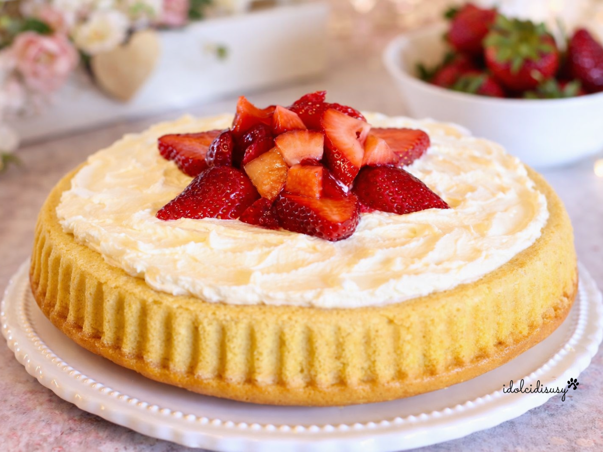 Soft Strawberry Tart with Mascarpone Cream