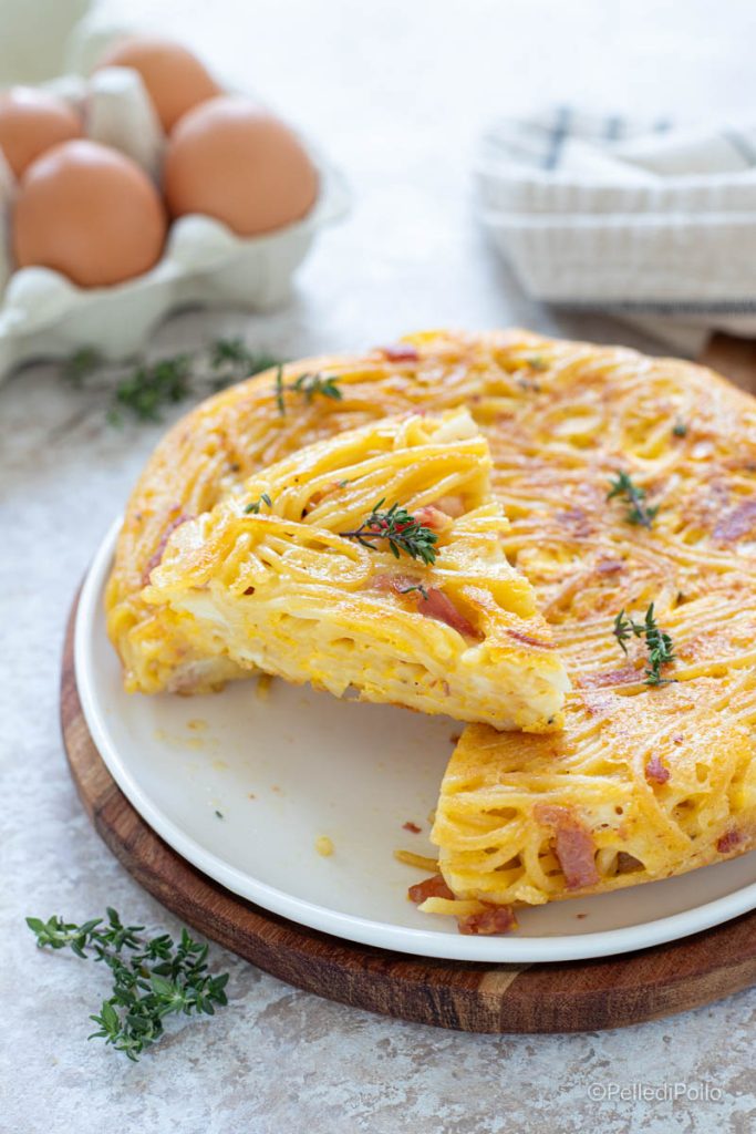 spaghetti frittata in a pan