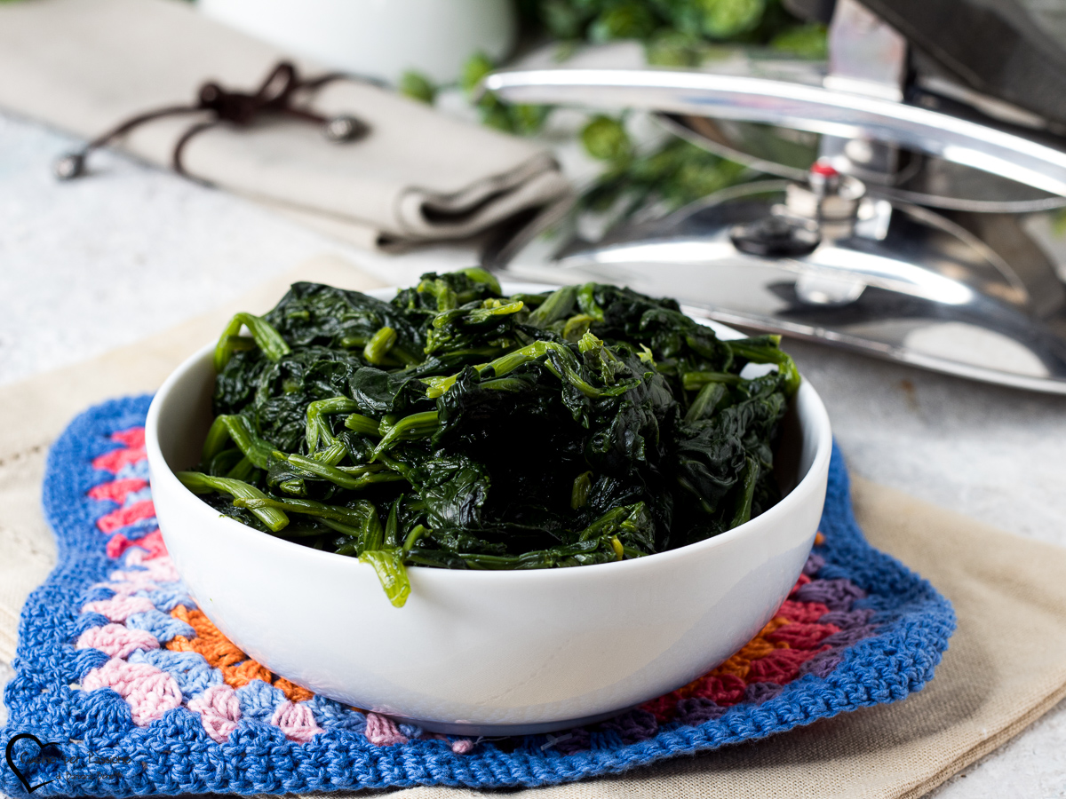 SPINACH IN A PRESSURE COOKER