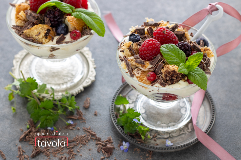 tiramisu with colomba and berries - detail