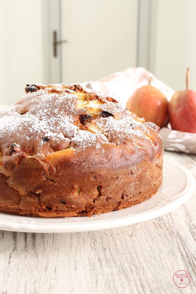 Birne- und Rosinenkuchen
