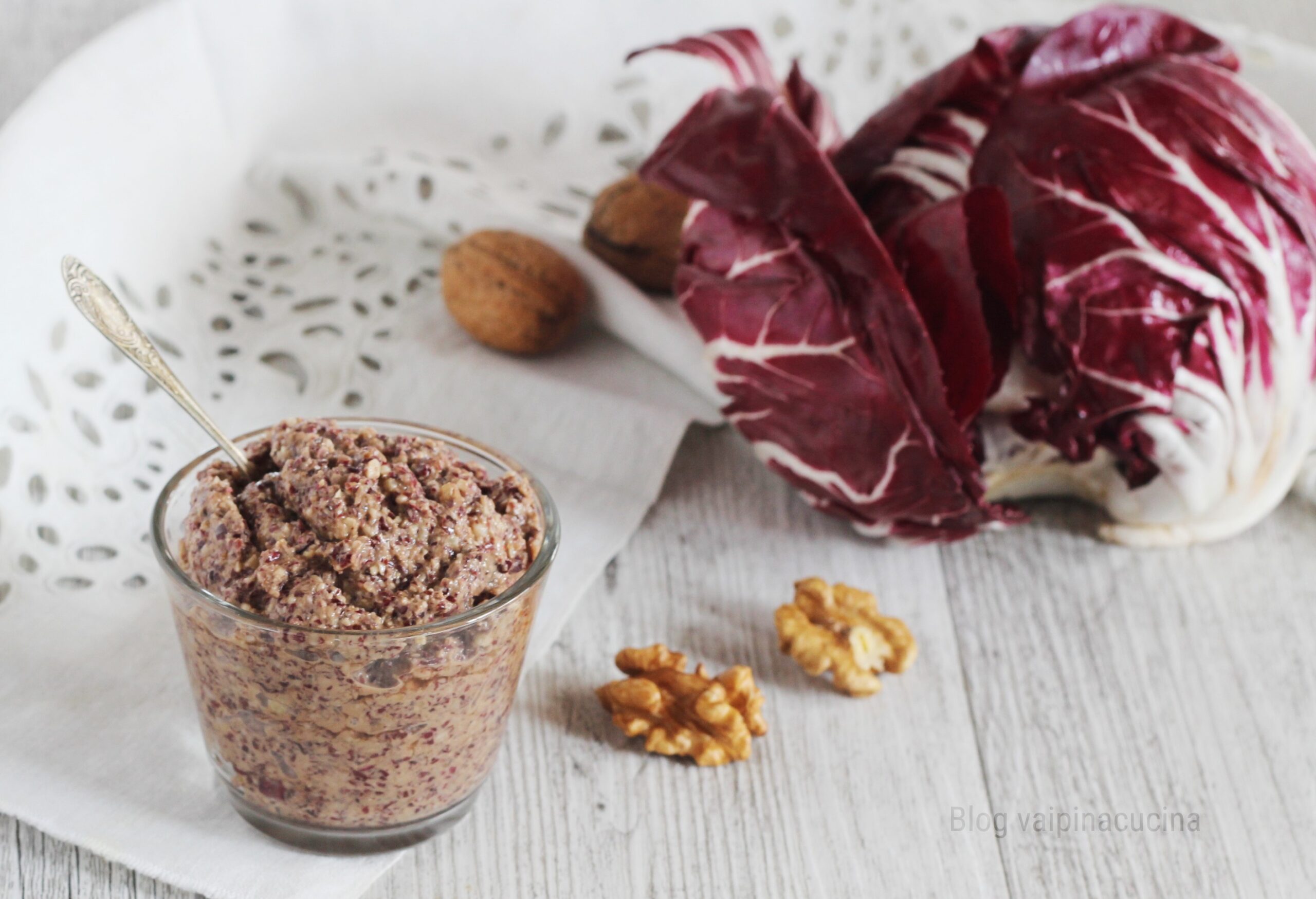 Pesto aus Radicchio und Walnüssen