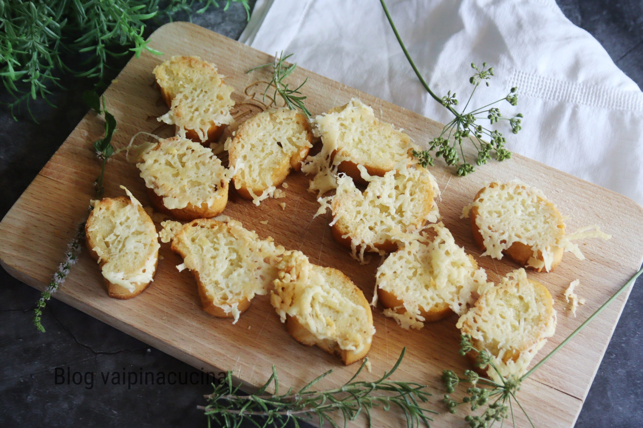 Crostini Cacio e Pepe