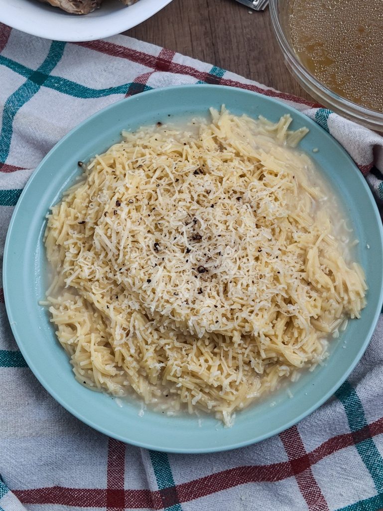 Pastina mit Käse: Das Rezept, das nach Kindheit schmeckt