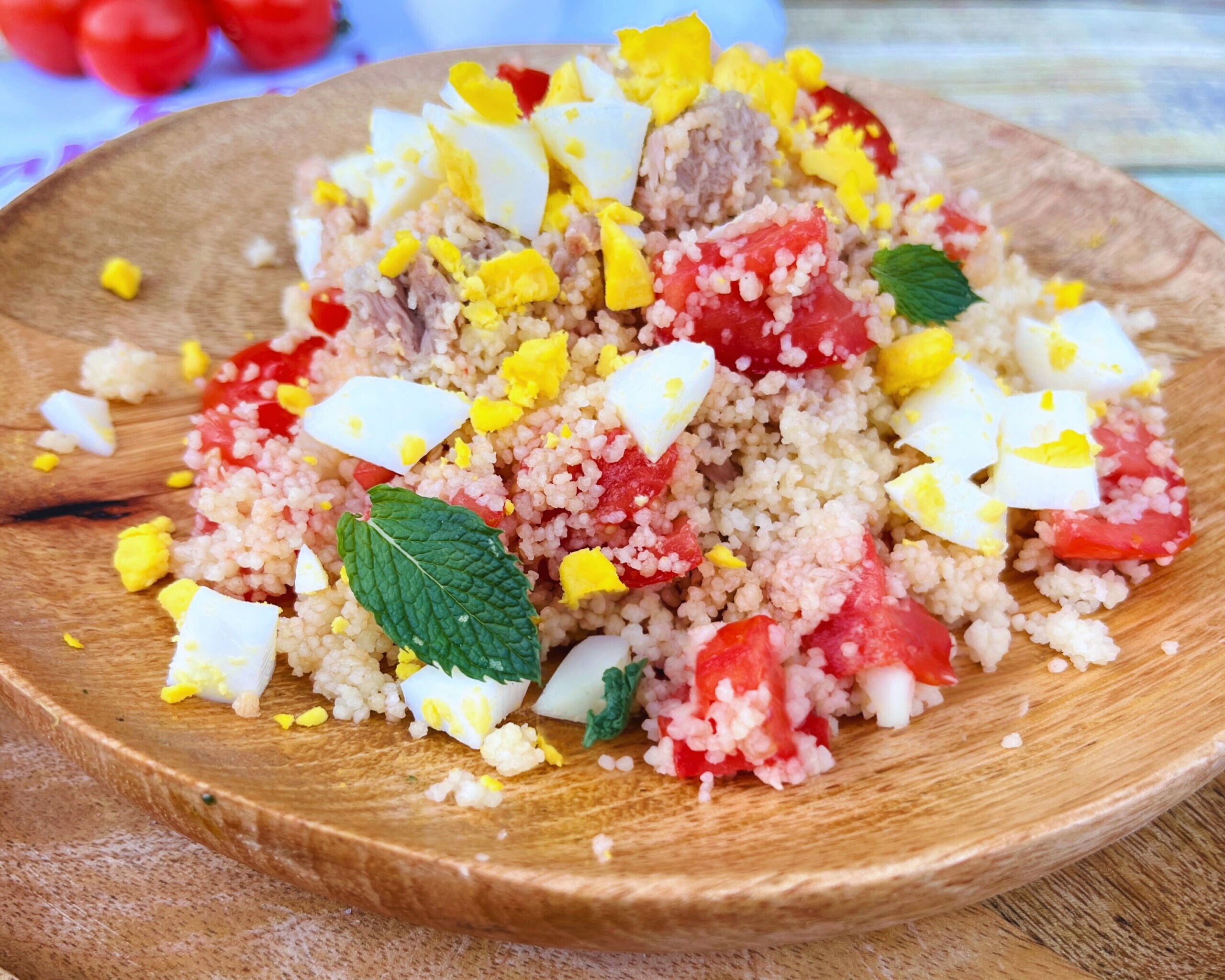 Couscous mit Thunfisch, Eiern und Kirschtomaten