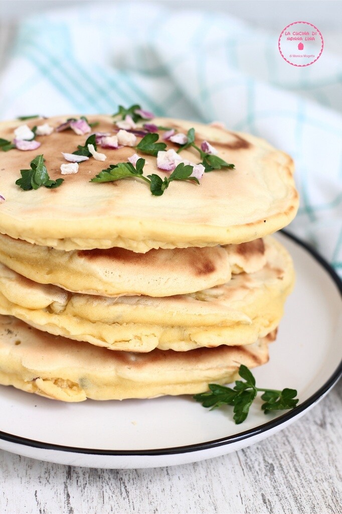 Herzhafte Pfannkuchen mit Zwiebeln