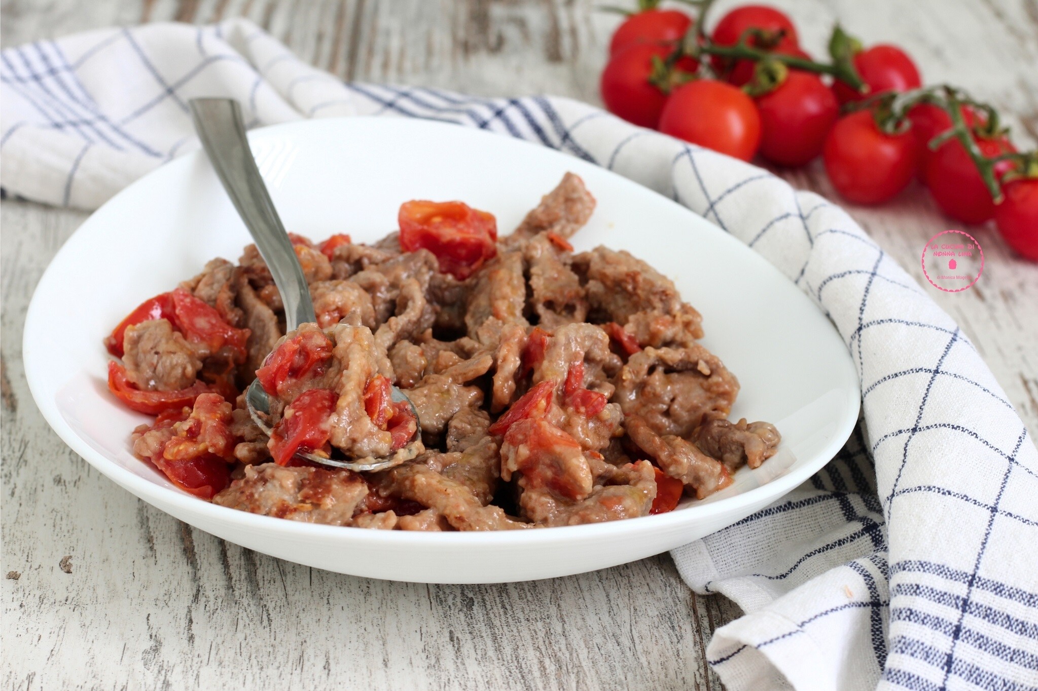 Einfache und cremige Kalbsstreifen mit Kirschtomaten