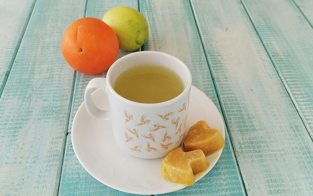 Kräutertee in Würfeln