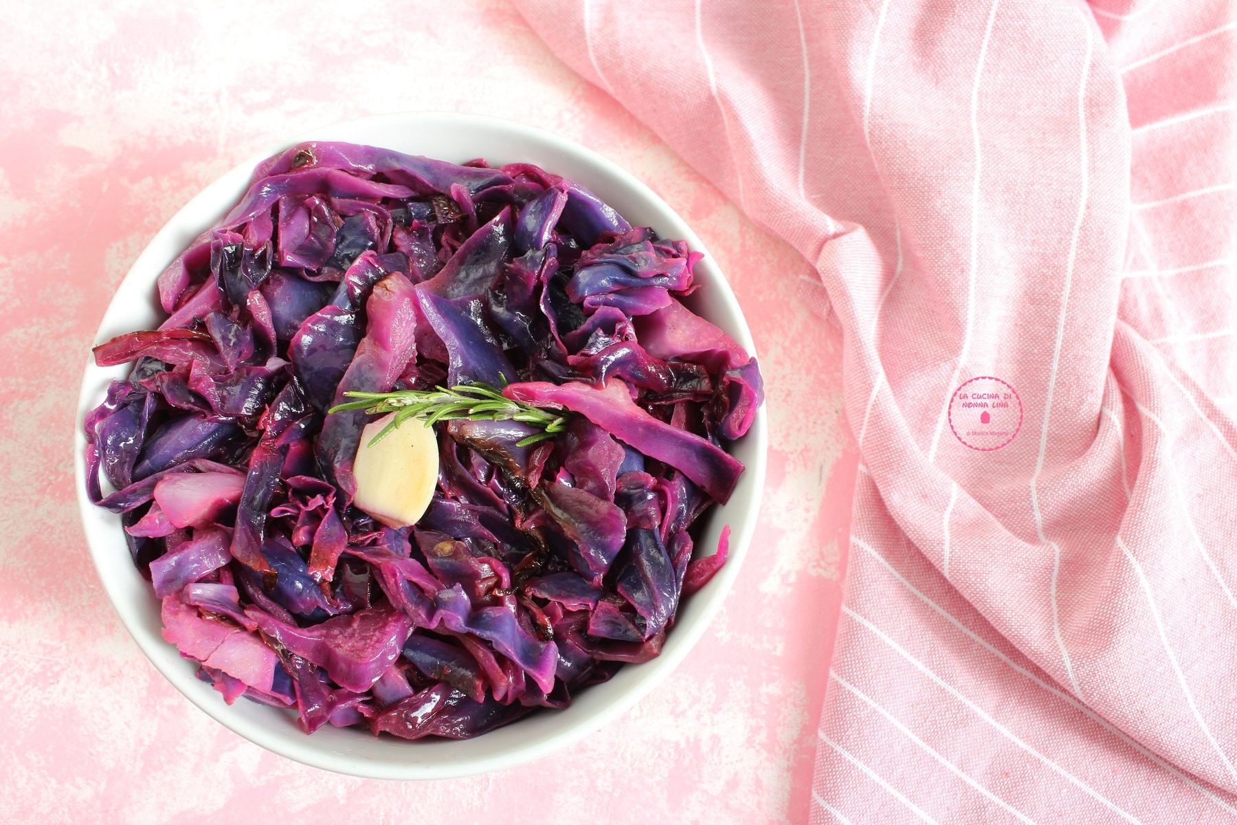 Rotkohl in der Pfanne
