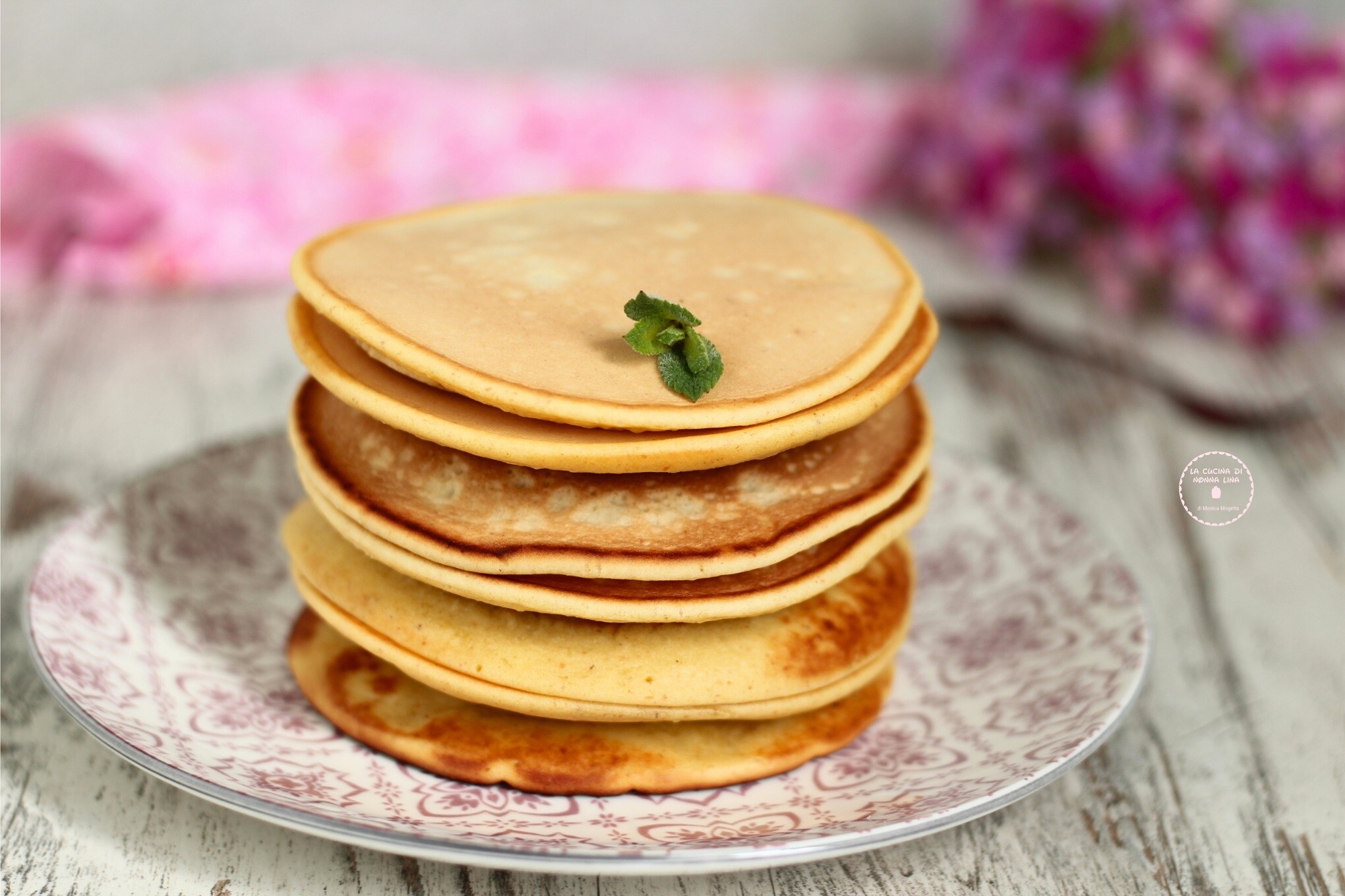 Zuckerfreie Pancakes mit Mehl mit niedrigem glykämischen Index