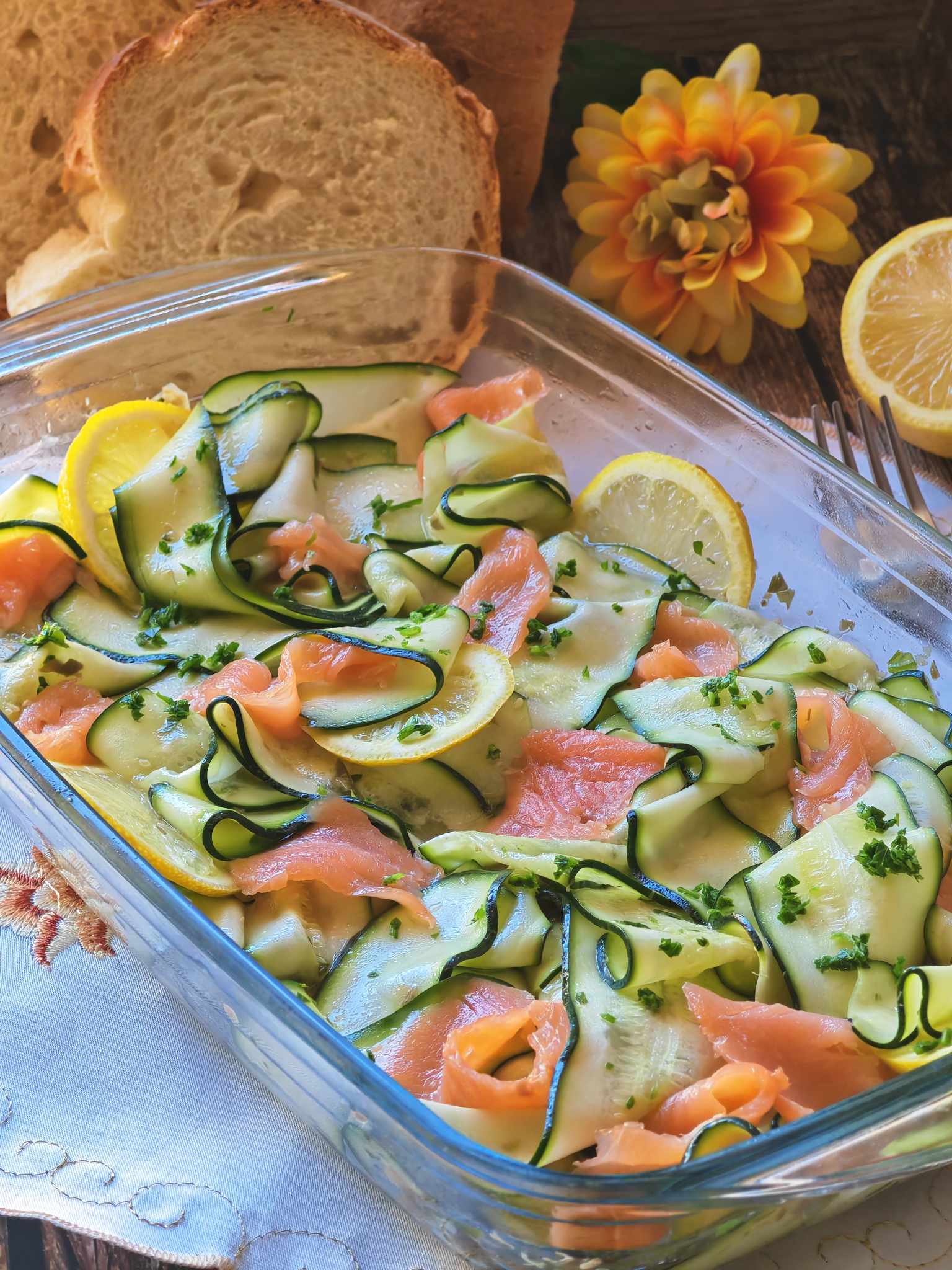 Tortellini aus dem Ofen mit Zucchini und Speck