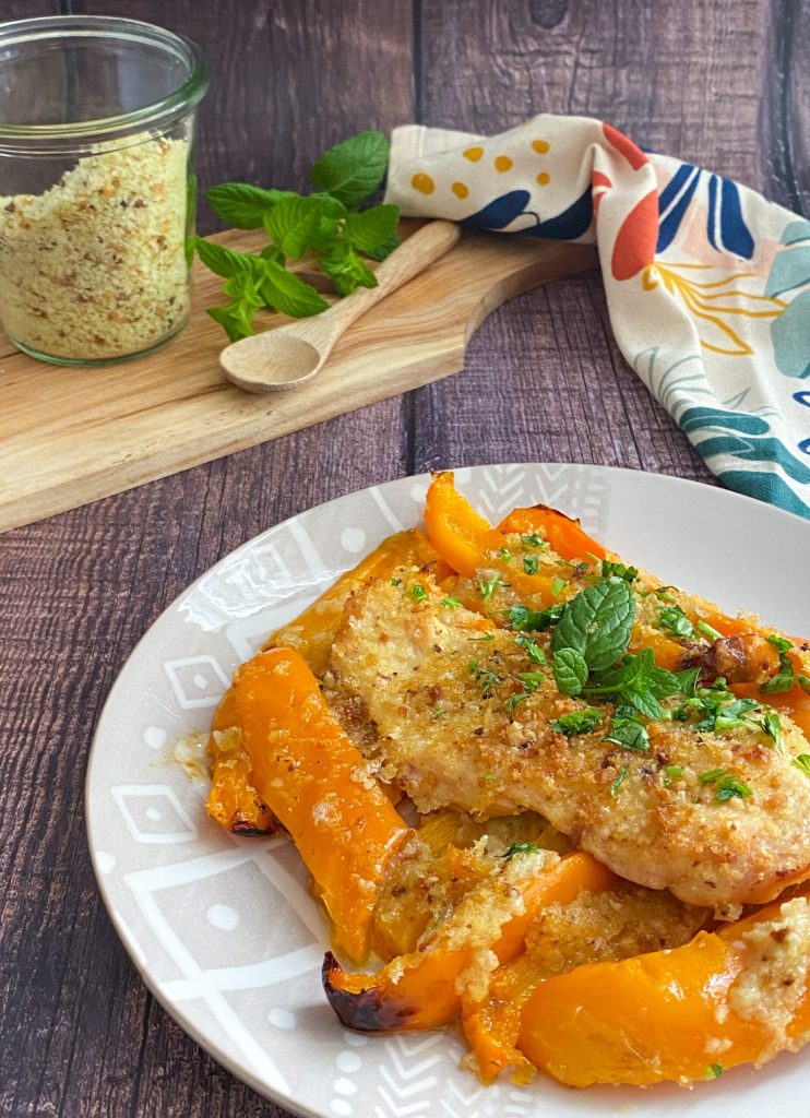 überbackenes Hähnchen und Paprika aus dem Ofen