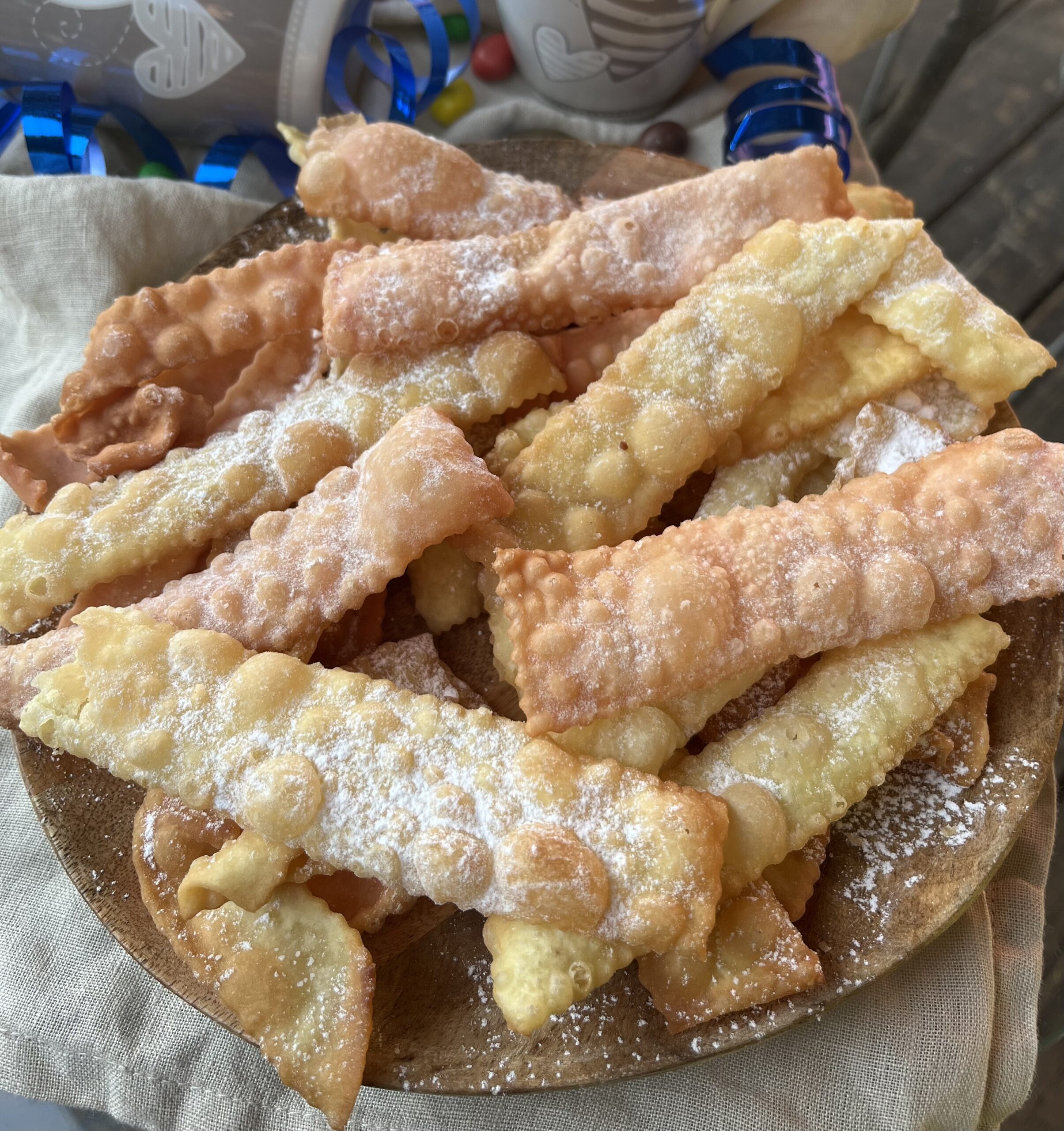 Zweifarbige Chiacchiere ohne Butter