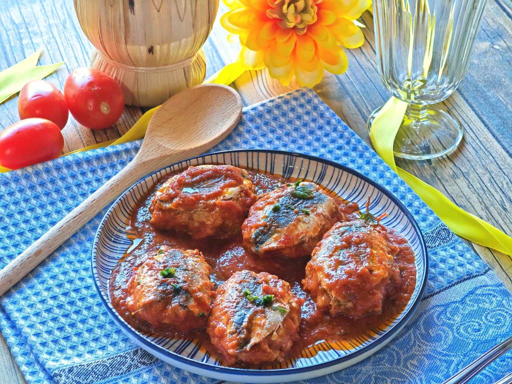Gefüllte Sardinen in Tomatensoße