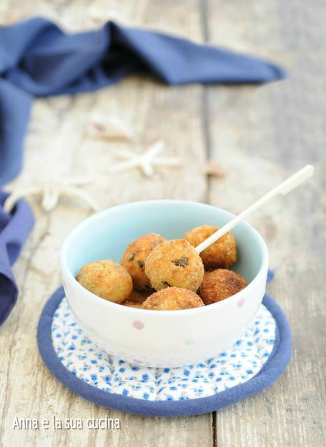 Frittierte Frikadellen aus frischem Thunfisch