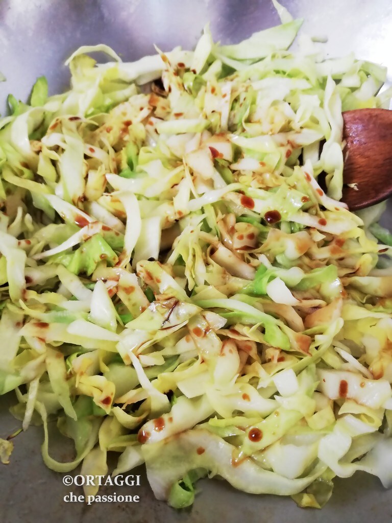 Wirsing in der Pfanne Wok