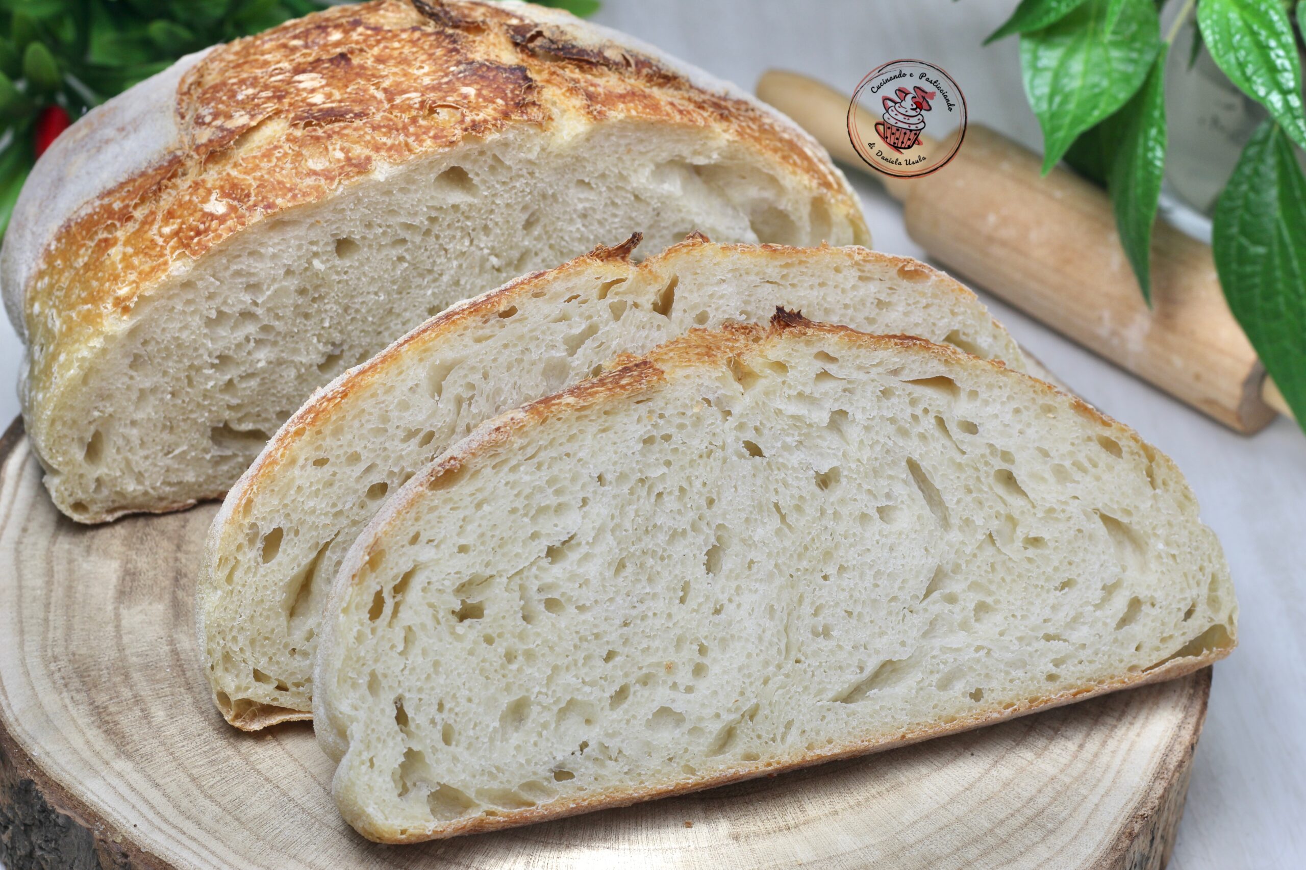 Bauernbrot, das am selben Tag mit Sauerteig im Topf gebacken wird