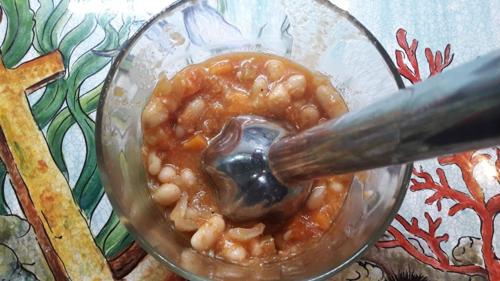 Cannellini-Bohnensuppe mit Kürbis