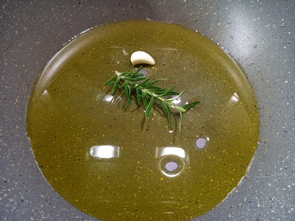 Knoblauch Öl Rosmarin