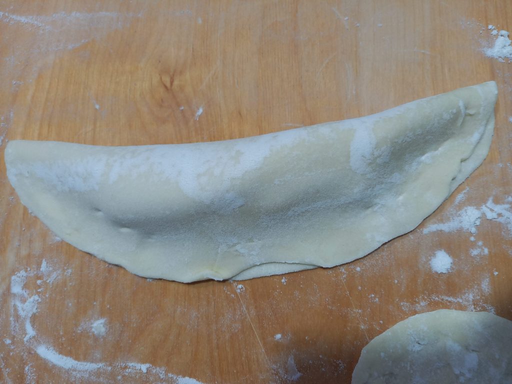 Rosa aus Briocheteig und Ricotta