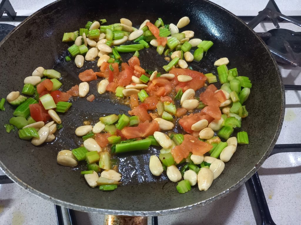 Wie man süß-saure Gemüse zubereitet