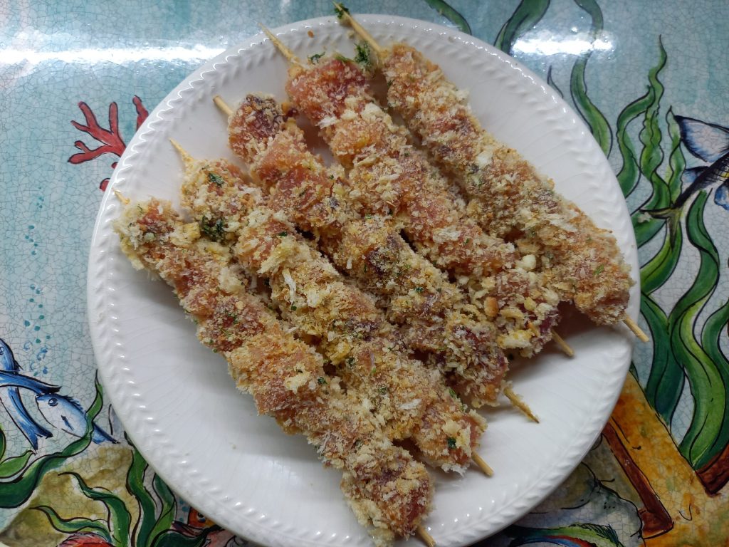 Panierte Lachsspieße