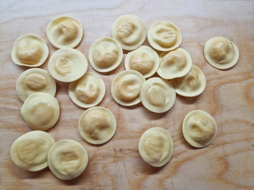 Kürbis-Ricotta-Ravioli mit Rosmarin