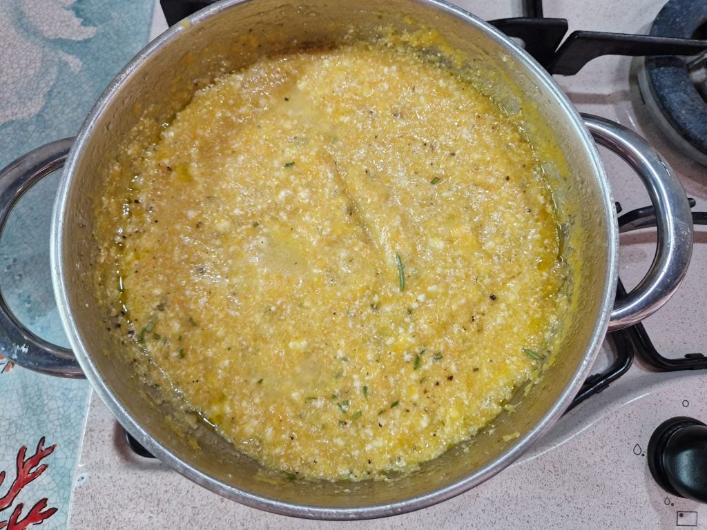 Kürbis-Ricotta-Ravioli mit Rosmarin