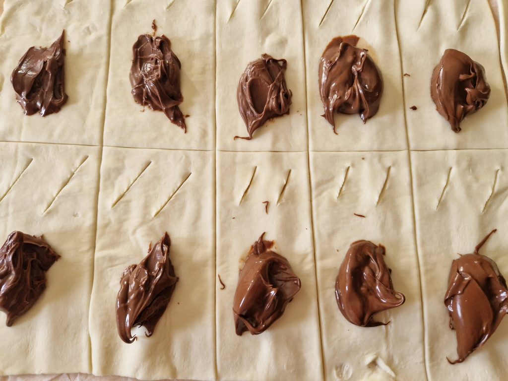 Die schnellen Blätterteigschokokekse