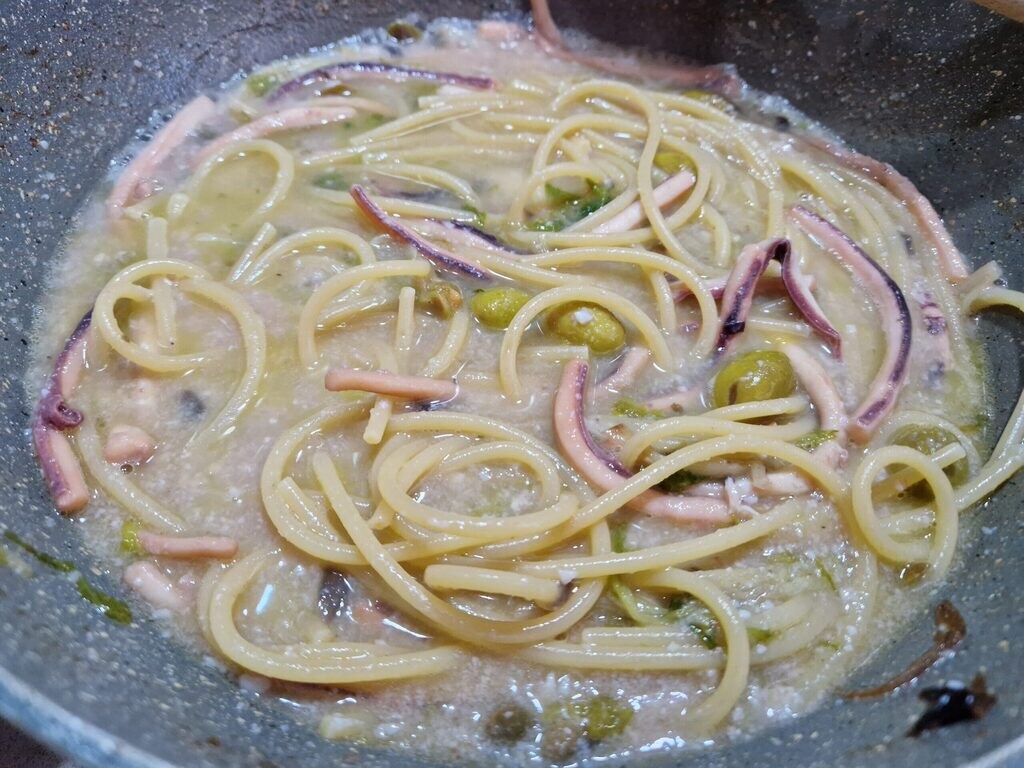 Spaghetti mit Kalmaren und Endivie