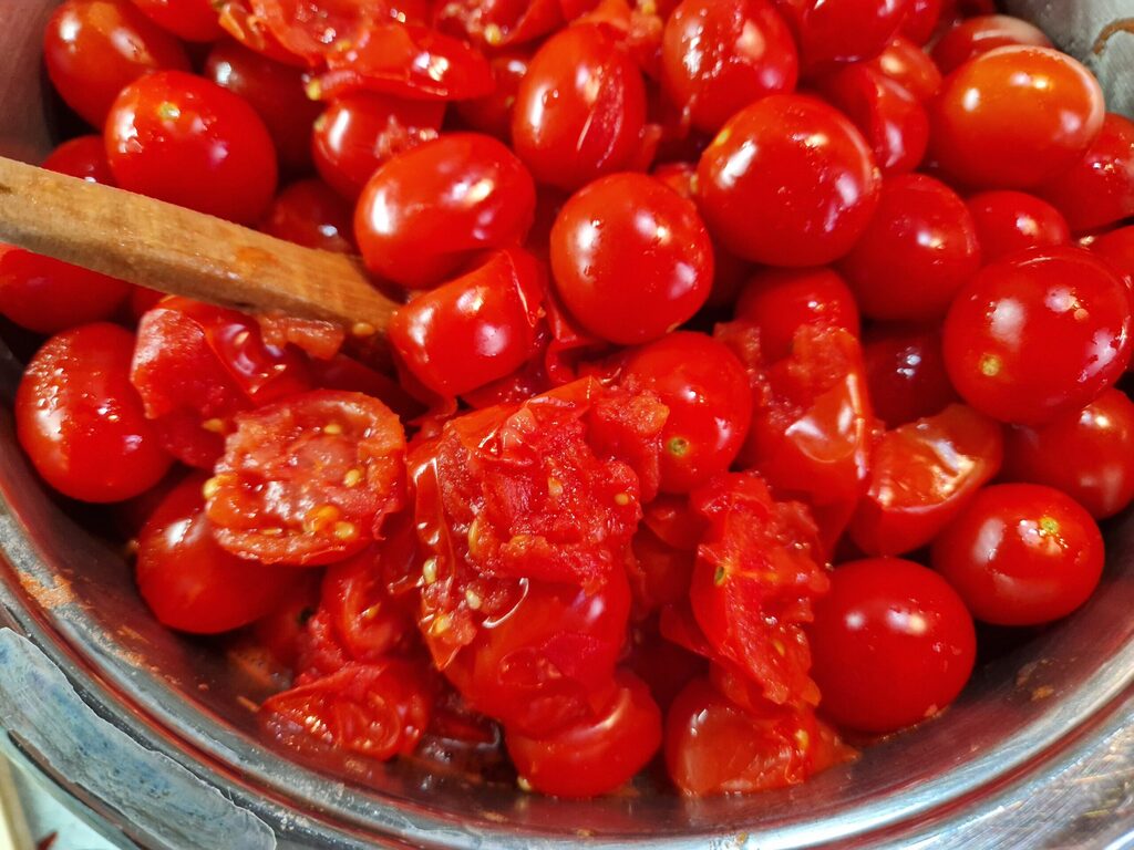 Fertige Tomatensauce