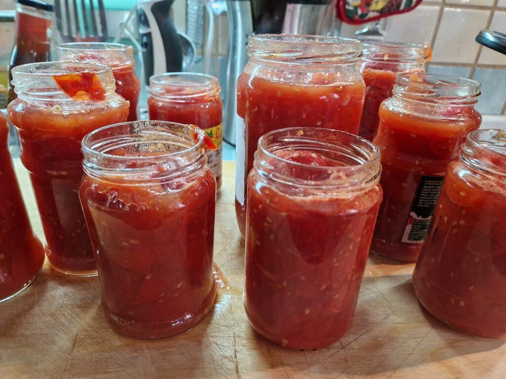 Fertige Tomatensauce