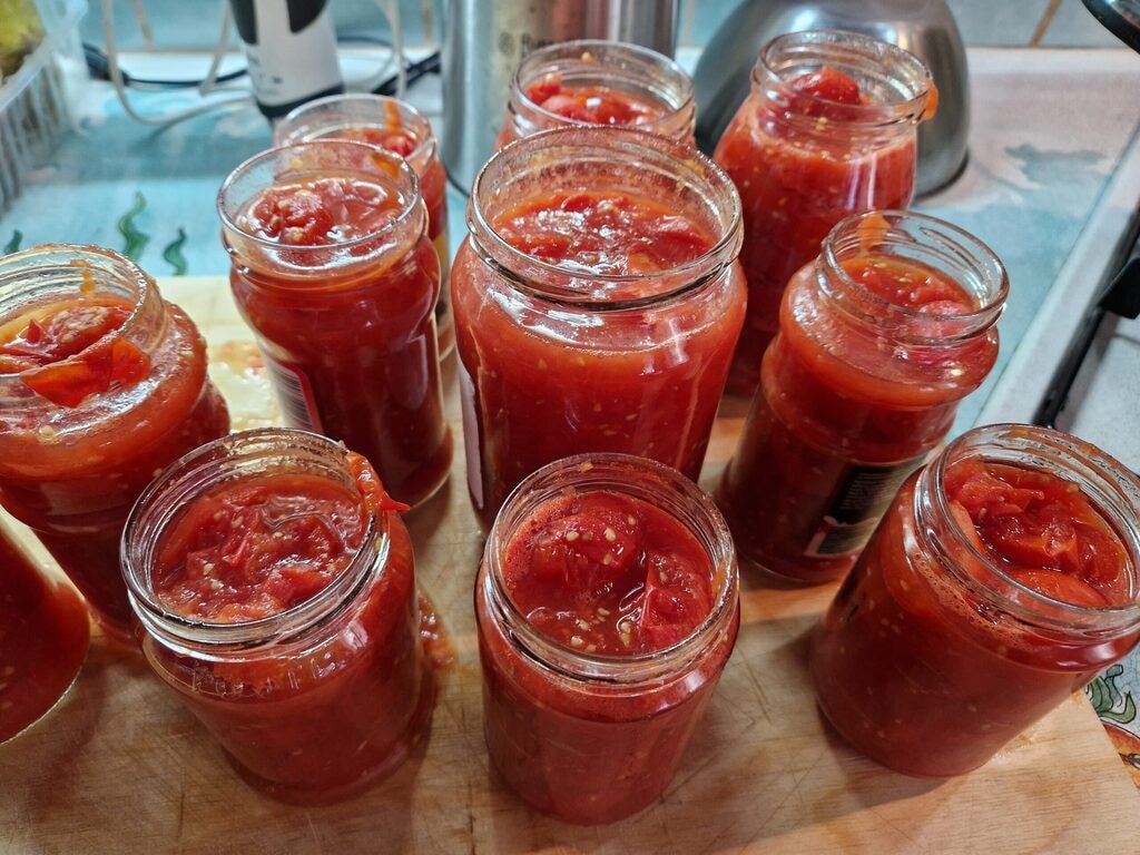 Fertige Tomatensauce