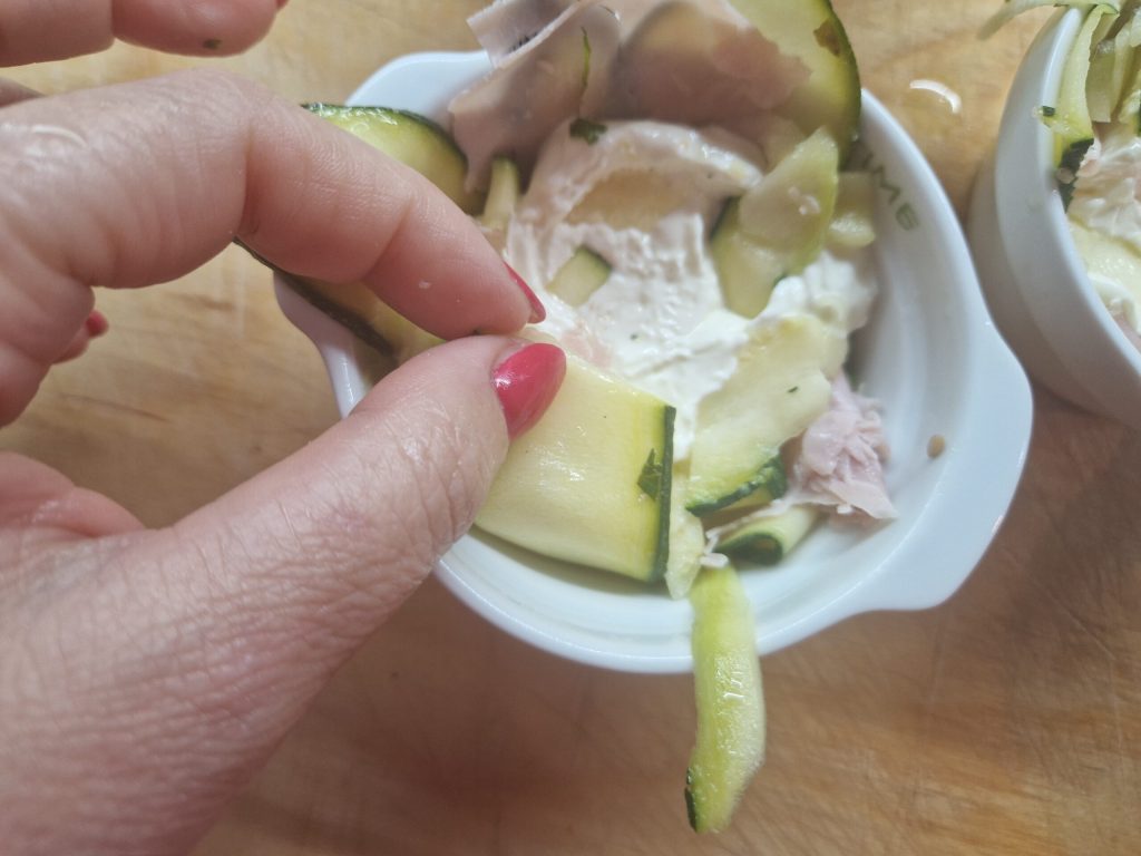 Die gefüllten Zucchinipäckchen