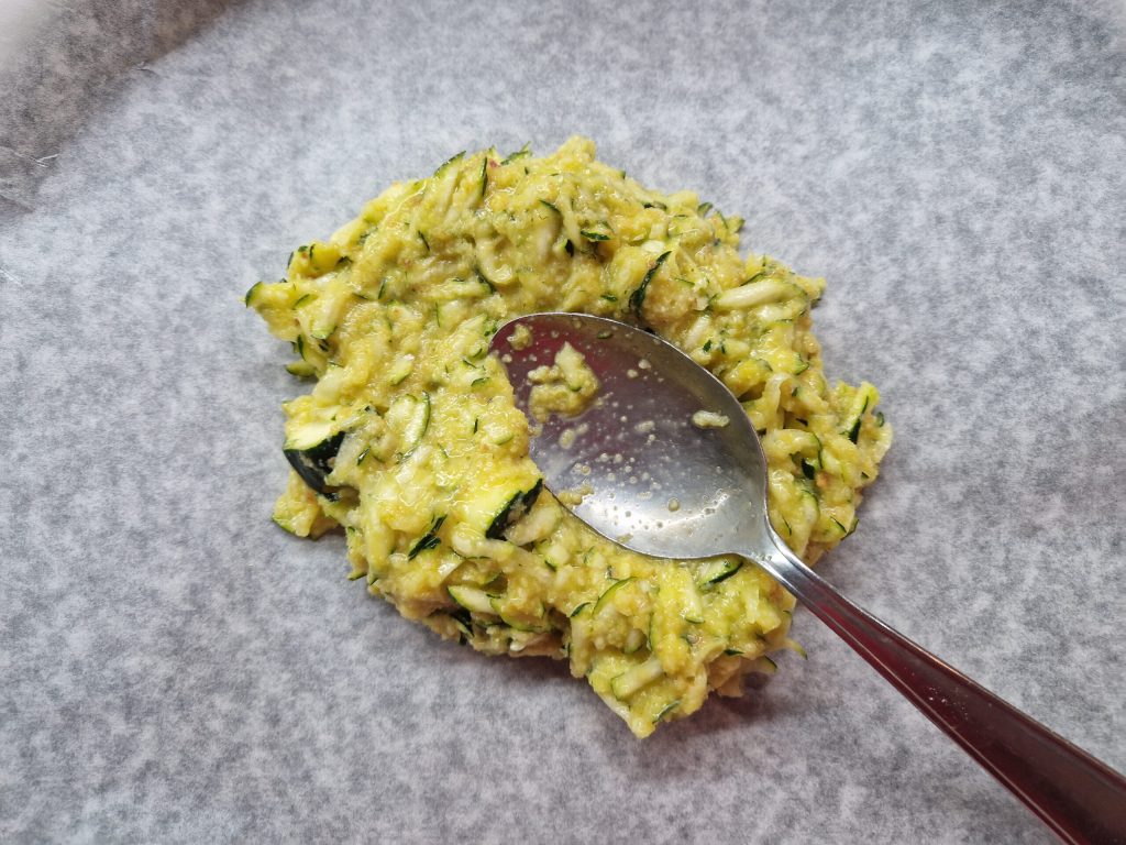 Zucchinikuchen in der Mikrowelle gebacken