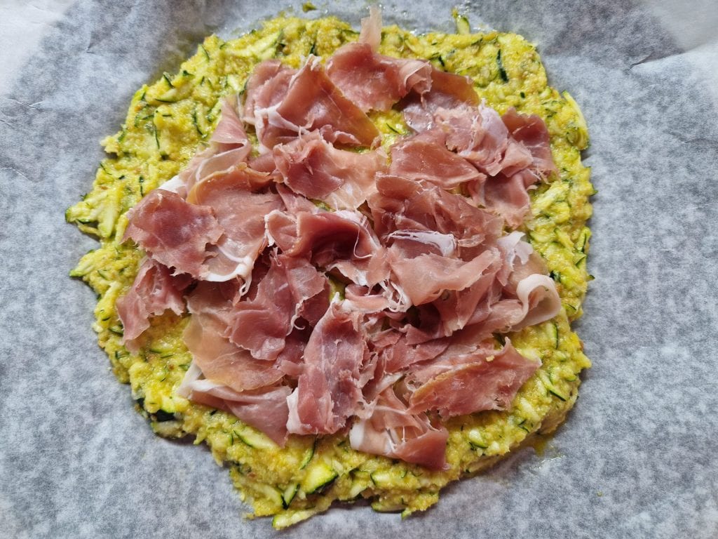 Zucchinikuchen in der Mikrowelle gebacken