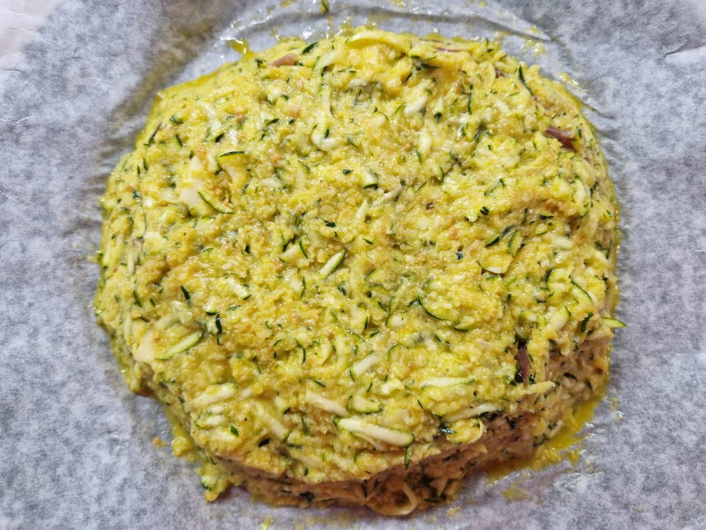 Zucchinikuchen in der Mikrowelle gebacken