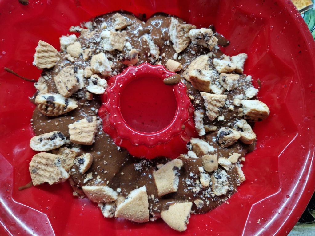 Der Schokoladenpudding mit Kaki und Keksen