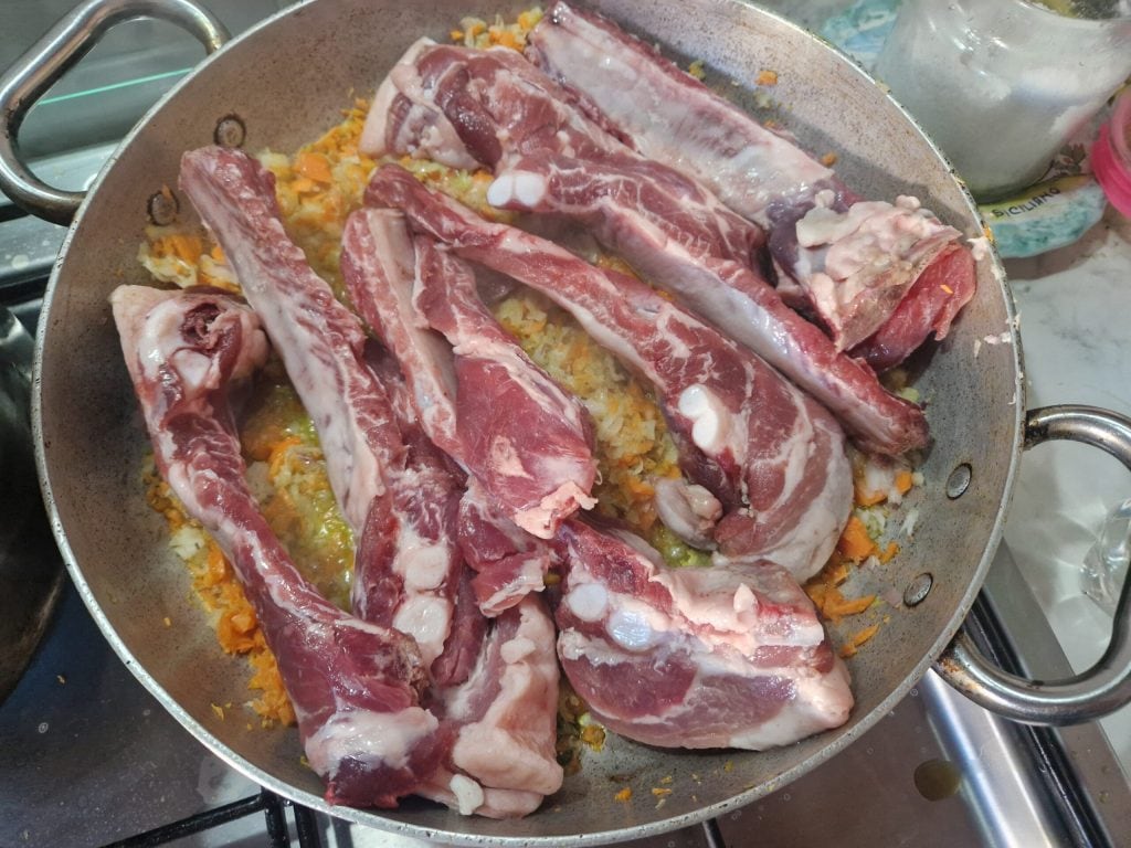 Schweinerippchen in Sauce