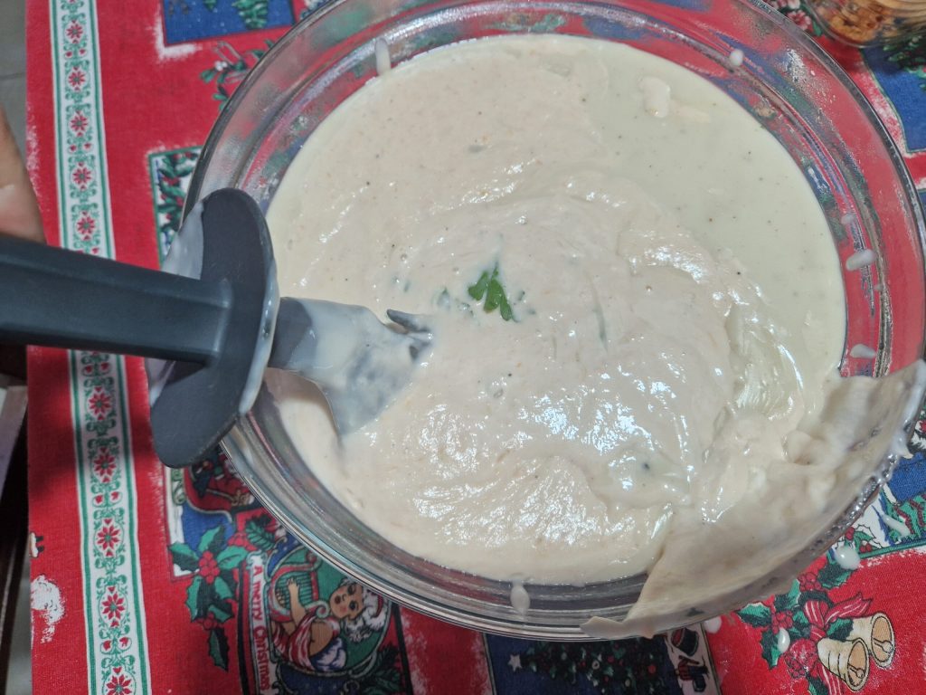 Die Béchamelsauce mit geräuchertem Lachs