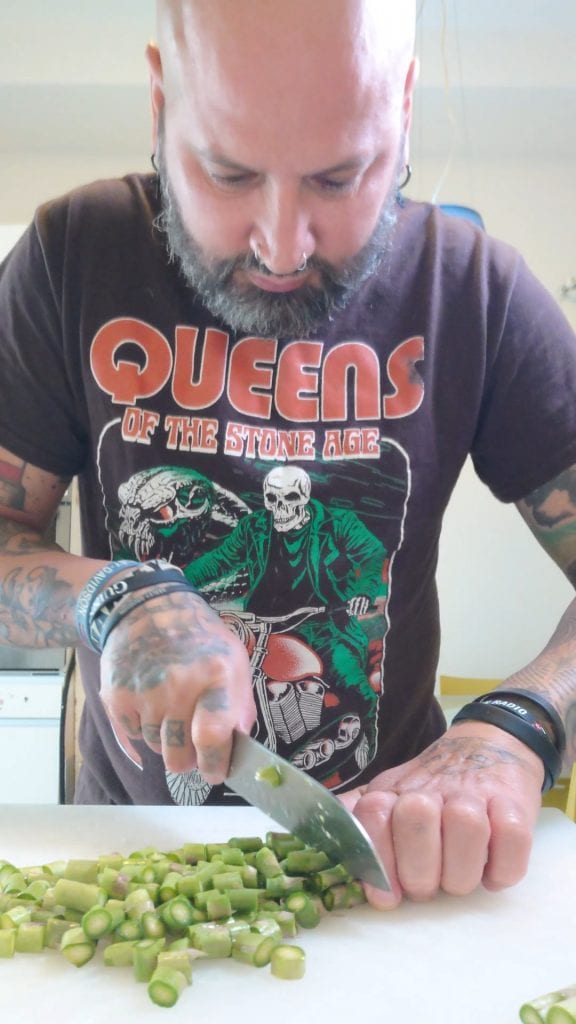 Pasta mit Zucchini und frischem Thunfisch, schnelles Sommerrezept