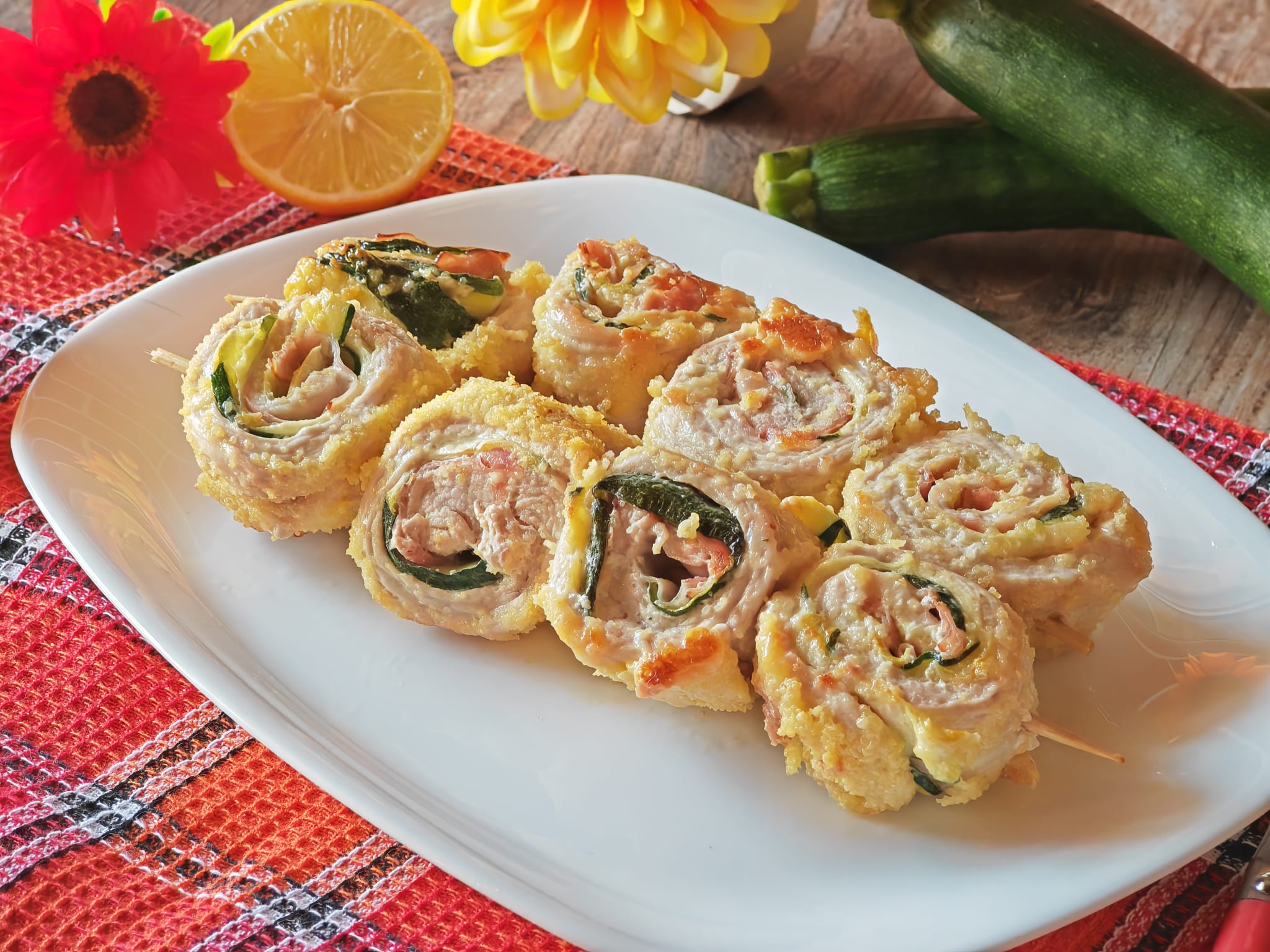 Spieße mit Putenröllchen