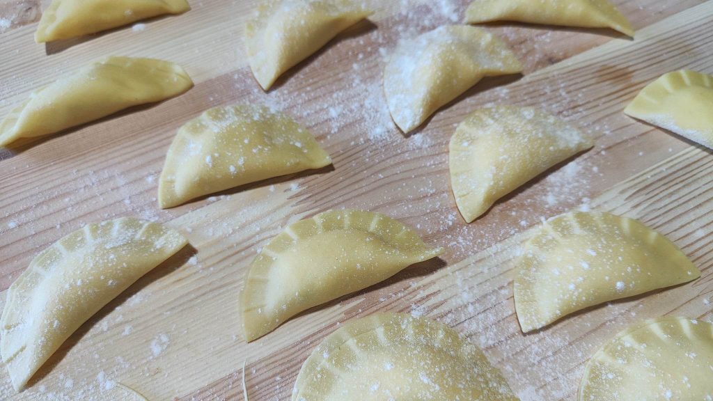 Ravioli mit Lachs und Ricotta