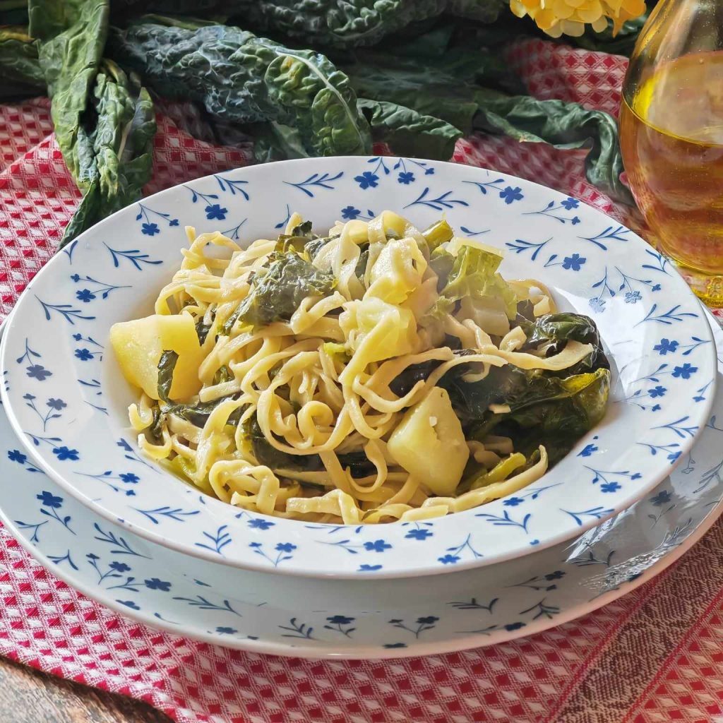 Tagliolini mit Schwarzkohl und Kartoffeln