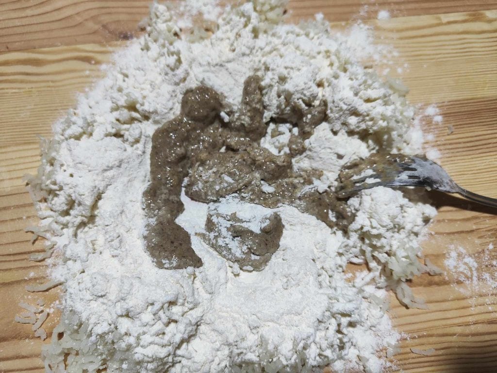 Kartoffelgnocchi mit Pilzen im Teig