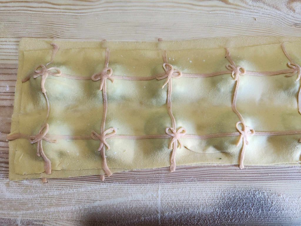 Ravioli mit Schleifchen