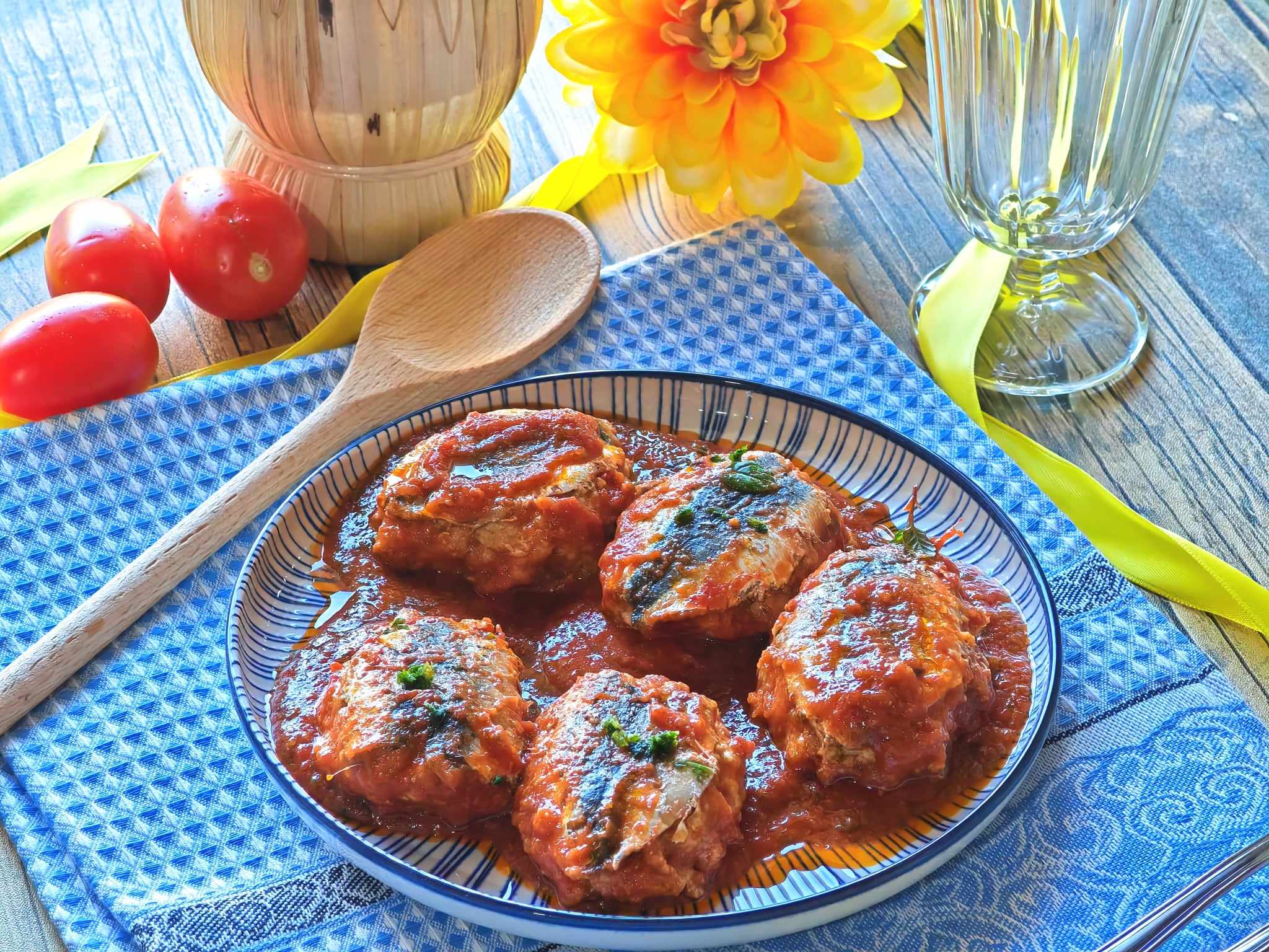 Gefüllte Sardinen in Tomatensoße