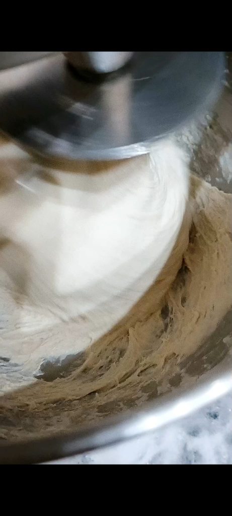 Teig in der Küchenmaschine