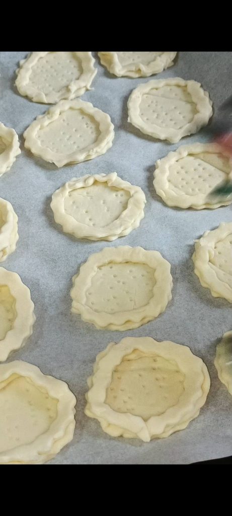 Wir platzieren zwei Ringe auf den vollen Scheiben